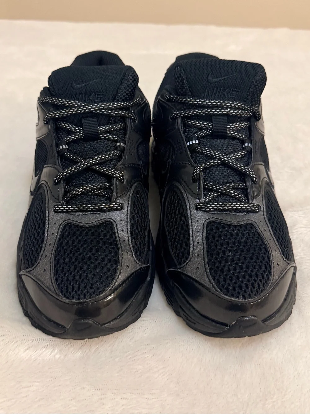 Nike V5 RNR Black Sneakers Size Big Kid 7 - #IQ9954-001